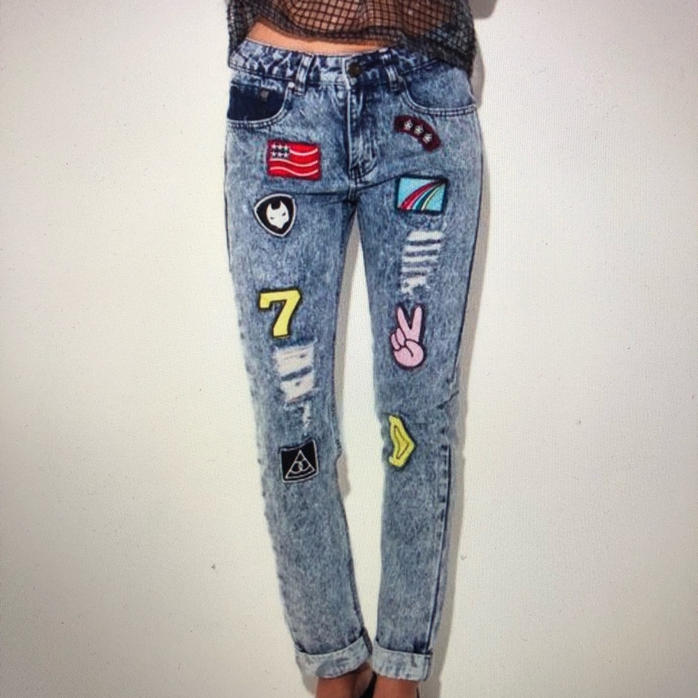 Daisy Street Acid Wash  Patch Mom Jean